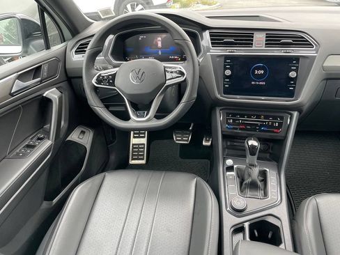 Certified 2024 Volkswagen Tiguan SE R-Line AWD/4WD image 8