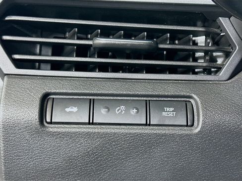 Used 2025 Nissan Altima 2.5 SV image 17