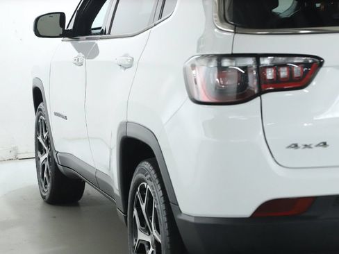 Used 2025 Jeep Compass Limited AWD/4WD image 41