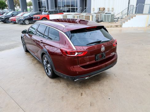 Used 2019 Buick Regal Essence w/ Driver Confidence Package I image 9