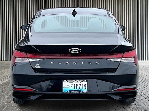 Used 2023 Hyundai Elantra SEL image 4