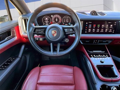 Used 2024 Porsche Cayenne Coupe image 13