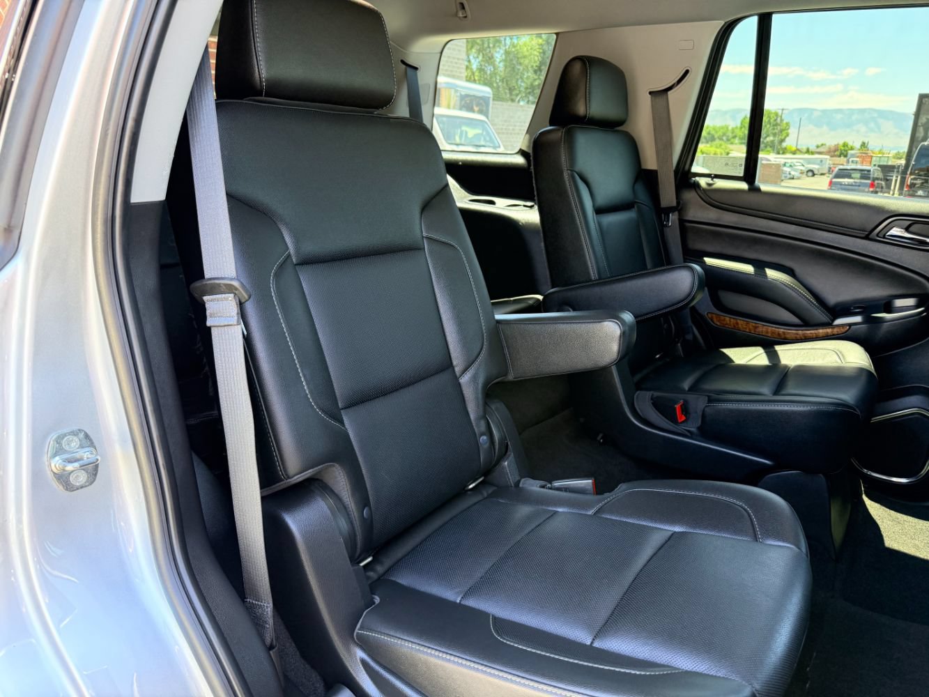 Used 2018 Chevrolet Tahoe Premier AWD/4WD image 25