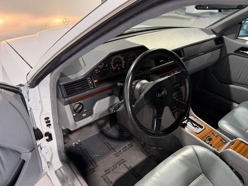 Used 1990 Mercedes-Benz 300 CE Coupe image 18
