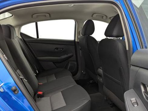 Used 2025 Nissan Sentra SV image 18