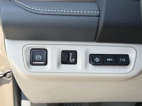 Used 2023 GMC Acadia Denali w/ Denali Ultimate Package FWD image 13