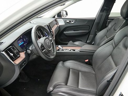 Certified 2023 Volvo XC60 T8 Ultimate w/ Climate Package AWD/4WD image 17
