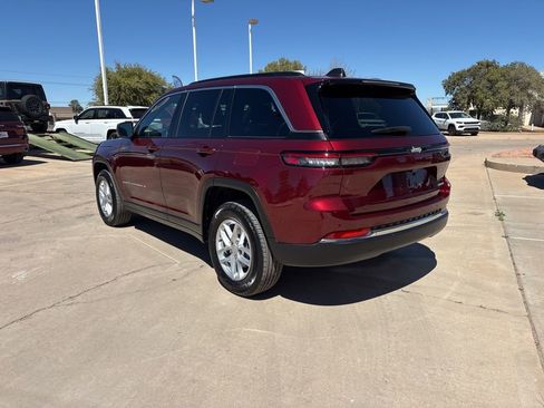 Used 2025 Jeep Grand Cherokee Laredo X w/ Trailer Tow Package image 7