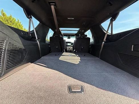 Used 2024 GMC Yukon XL Denali w/ Advanced Technology Package image 57