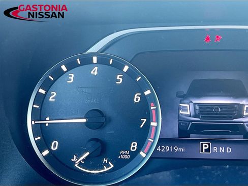 Used 2023 Nissan Titan SV w/ SV Utility Package image 15