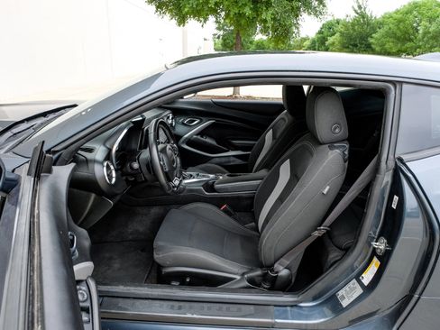Used 2021 Chevrolet Camaro LT RWD image 4