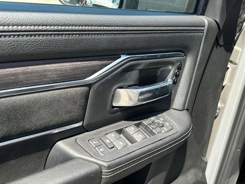 New 2026 RAM 2500 Laramie AWD/4WD image 18
