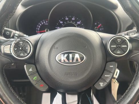 Used 2015 Kia Soul ! w/ Sun & Sound Package FWD image 14