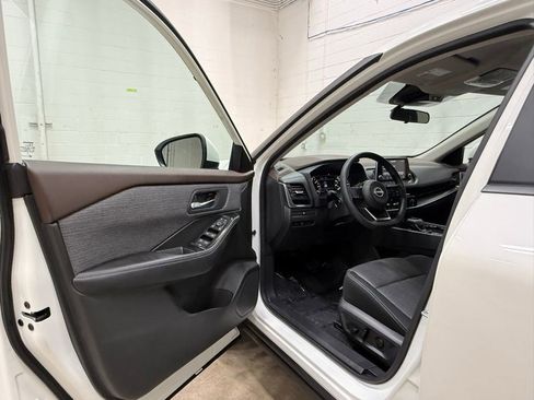Used 2023 Nissan Rogue SV AWD/4WD image 20