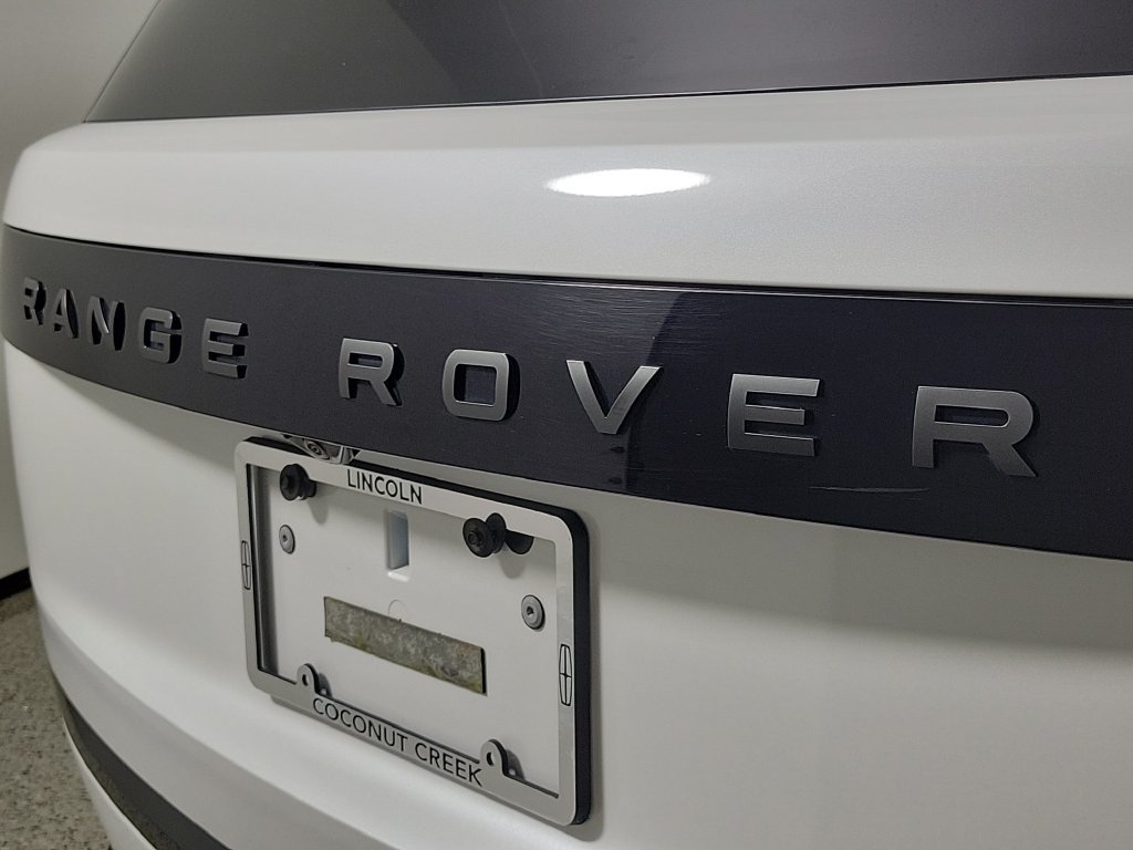 Used 2023 Land Rover Range Rover SE AWD/4WD image 6