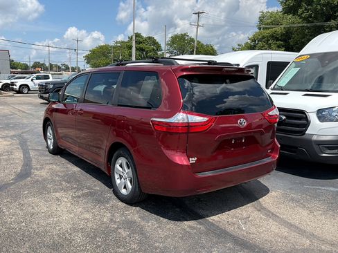 Used 2017 Toyota Sienna LE FWD image 5