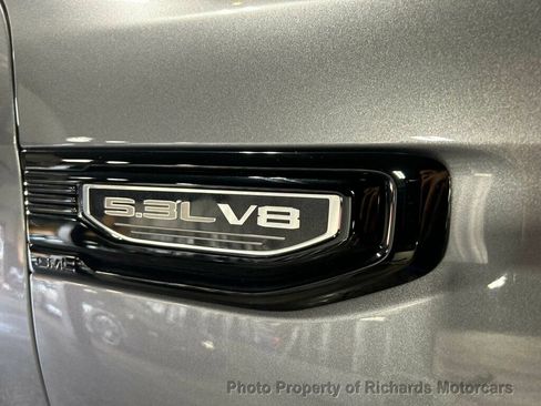 Used 2022 GMC Sierra 1500 Elevation w/ X31 Off-Road Package AWD/4WD image 9