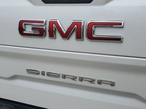 Used 2022 GMC Sierra 1500 SLT w/ SLT Premium Plus Package image 9