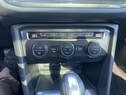 Used 2019 Volkswagen Tiguan SE image 56