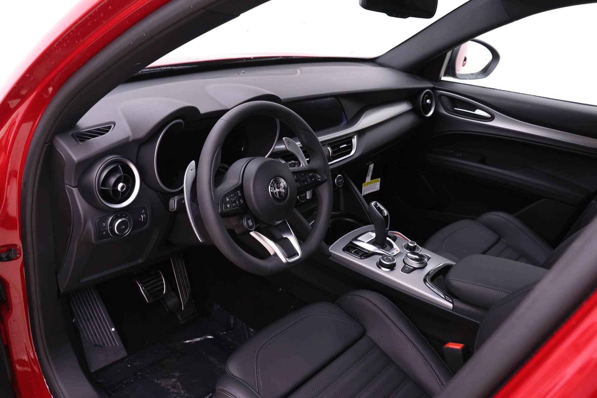 New 2026 Alfa Romeo Stelvio Sprint w/ Convenience Package AWD/4WD image 6