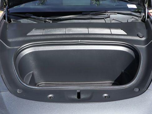 Used 2023 Tesla Model Y Long Range image 13