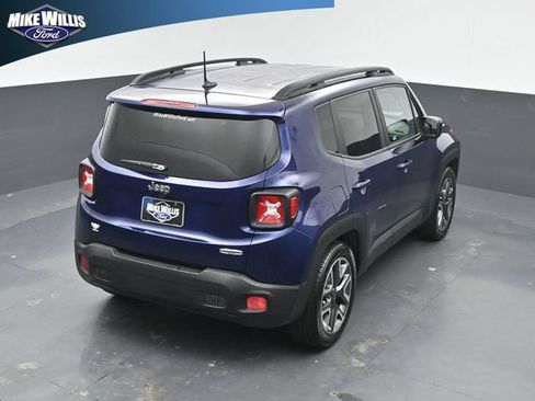 Used 2017 Jeep Renegade Latitude FWD image 15