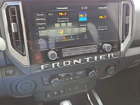 Used 2025 Nissan Frontier SV w/ SV Convenience Package image 15