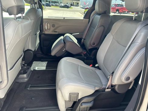 Certified 2023 Toyota Sienna Limited AWD/4WD image 26