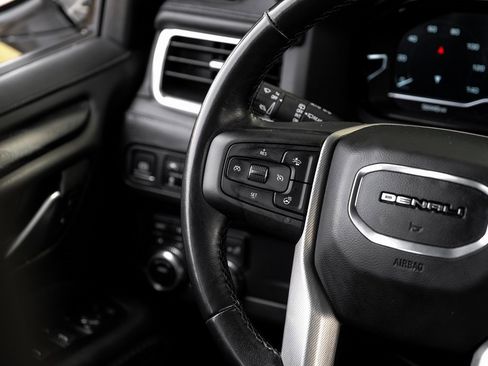 Used 2022 GMC Yukon XL Denali image 23