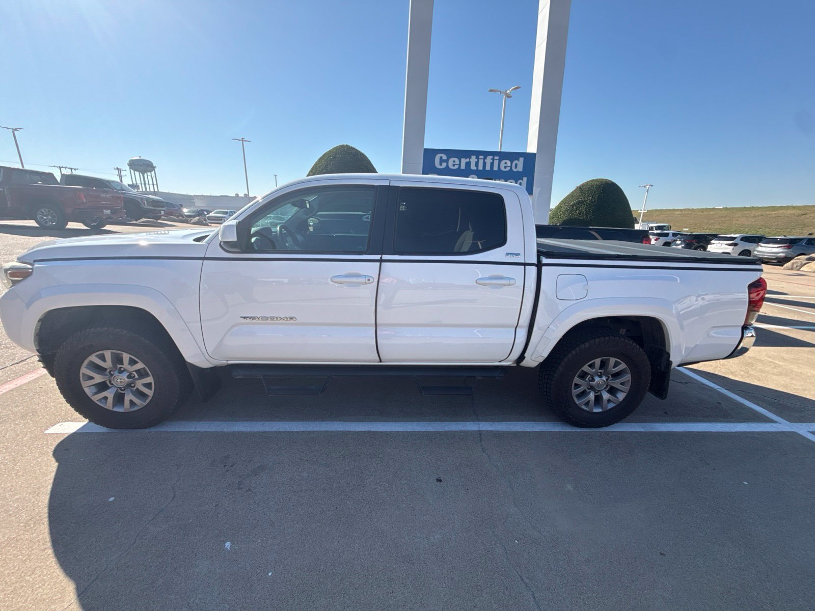 Used 2019 Toyota Tacoma SR5 AWD/4WD image 3