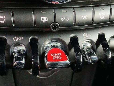 Used 2024 MINI Cooper 2-Door Hardtop image 12