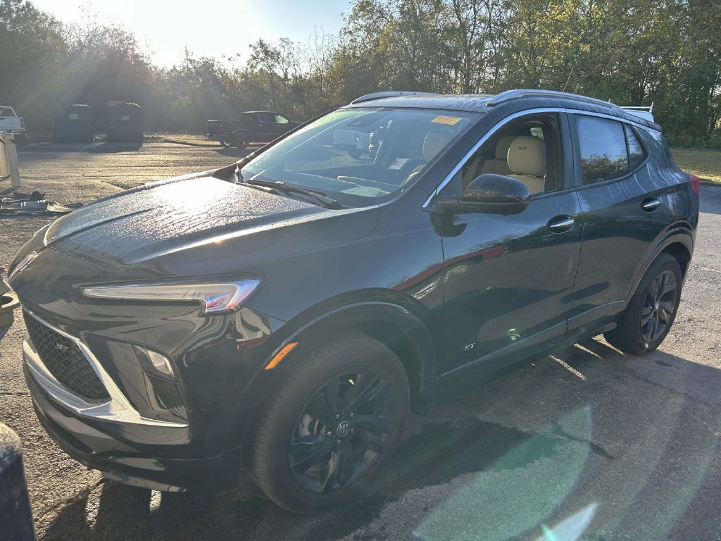Used 2025 Buick Encore GX Sport Touring w/ Advanced Technology Package FWD image 6