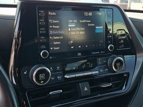 Used 2022 Toyota Highlander XSE AWD/4WD image 11