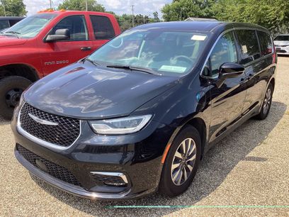 Used 2024 Chrysler Pacifica Limited