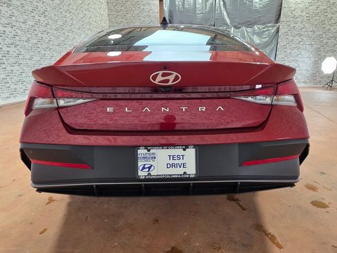 New 2026 Hyundai Elantra SE image 5