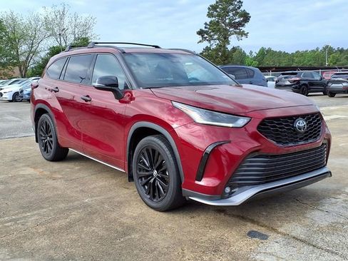 Used 2023 Toyota Highlander XSE image 4