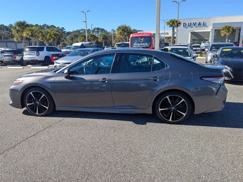 Used 2018 Toyota Camry XSE image 7