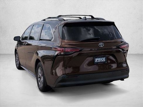 Used 2022 Toyota Sienna XLE FWD image 8