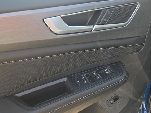 New 2026 Volkswagen Atlas Cross Sport SE FWD image 17