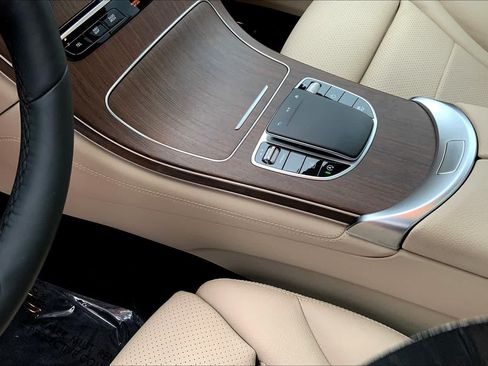 Used 2020 Mercedes-Benz GLC 300 4MATIC image 17
