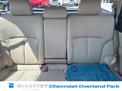 Used 2012 Subaru Outback 2.5i Premium w/ All-Weather Pkg AWD/4WD image 7