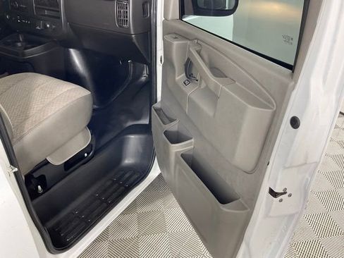 Used 2020 Chevrolet Express 3500 Extended w/ Driver Convenience Package RWD image 24
