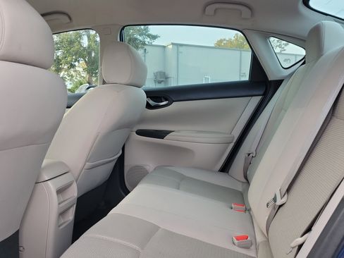 Used 2016 Nissan Sentra S image 11