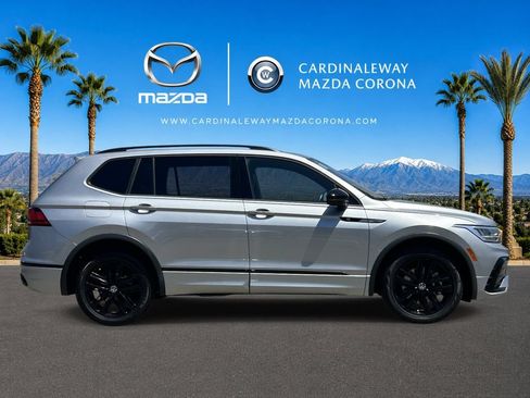 Used 2022 Volkswagen Tiguan SE R-Line FWD image 2