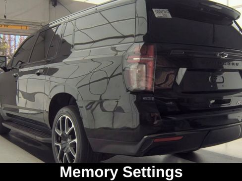 Used 2021 Chevrolet Suburban RST w/ Luxury Package RWD image 15