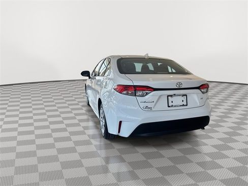 Used 2023 Toyota Corolla LE image 9