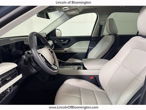 Used 2025 Lincoln Aviator AWD w/ Equipment Group 101A image 23