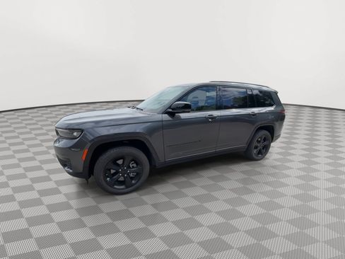 Used 2023 Jeep Grand Cherokee L Laredo AWD/4WD image 4