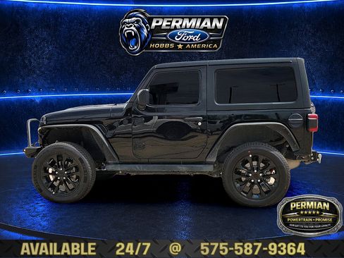 Used 2018 Jeep Wrangler Rubicon AWD/4WD image 2