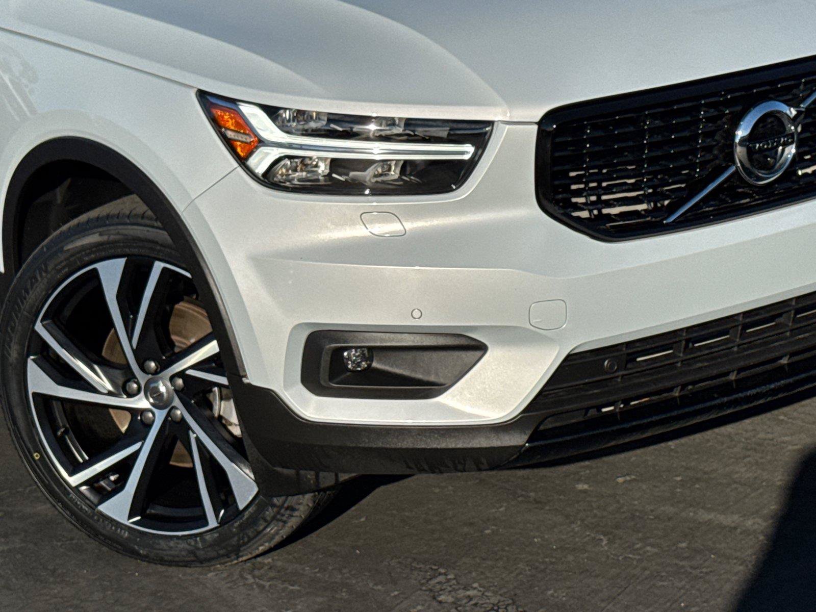 Used 2021 Volvo XC40 T5 R-Design w/ Protection Package AWD/4WD image 3